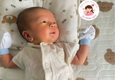 MASSAGE CHO BÉ SƠ SINH 